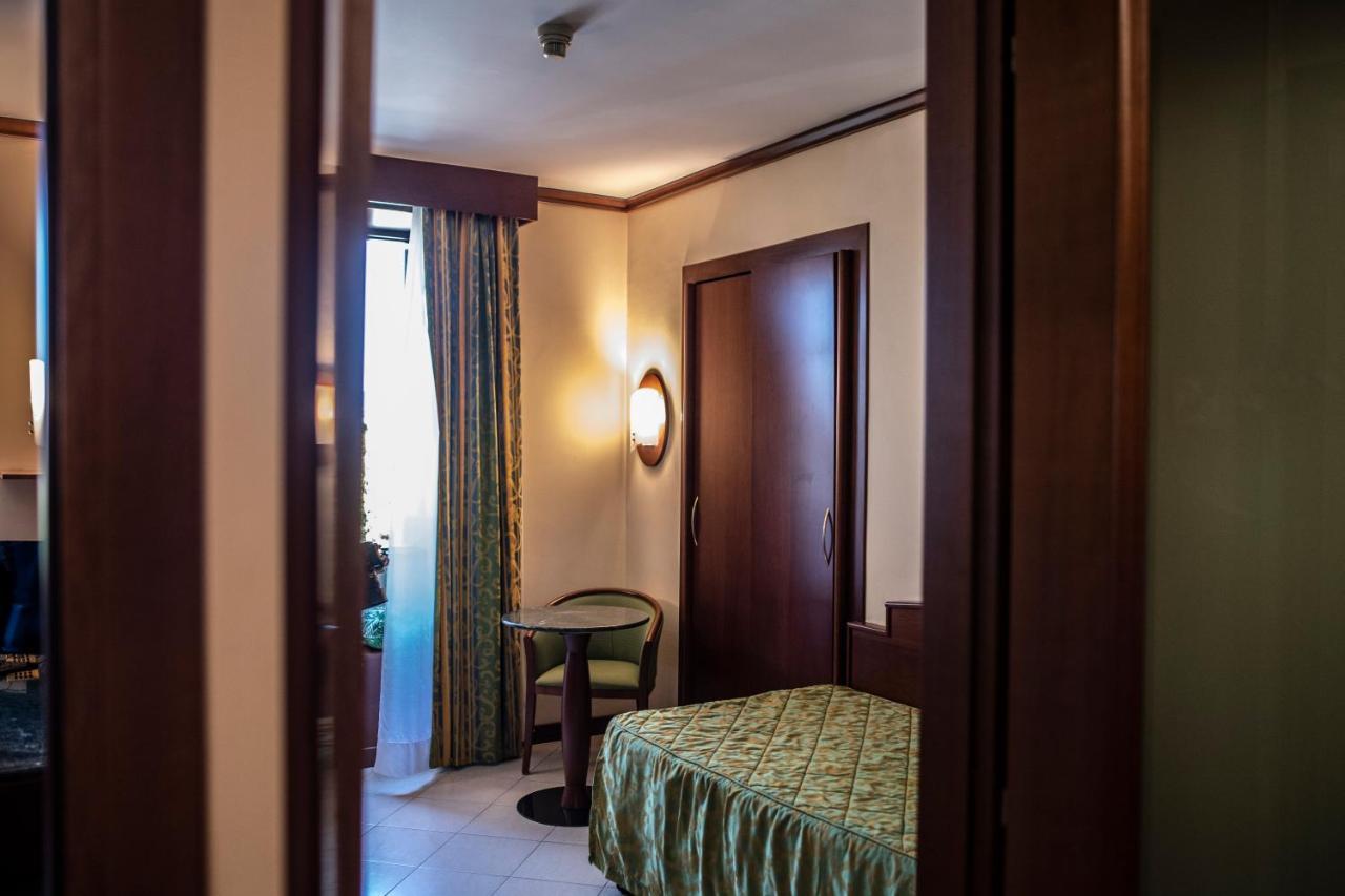 Hotel Garibaldi Milazzo Eksteriør billede